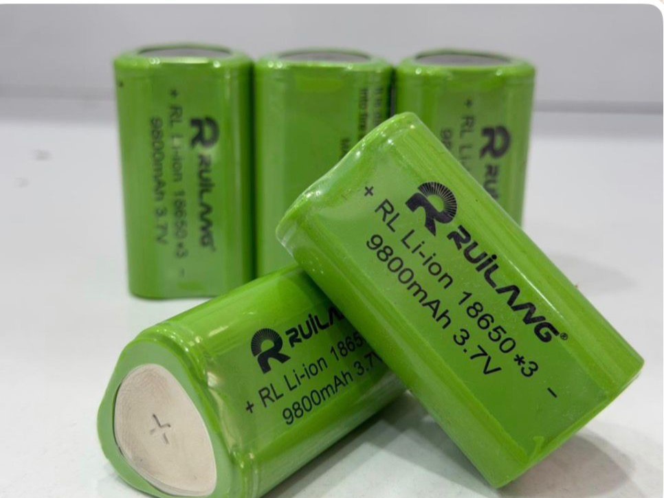باتری لیتیوم 18650 یون 3/7ولت 9800mAh سه تایی RUILANG(تکی خرید نفرمایید ارسال نداریم)
