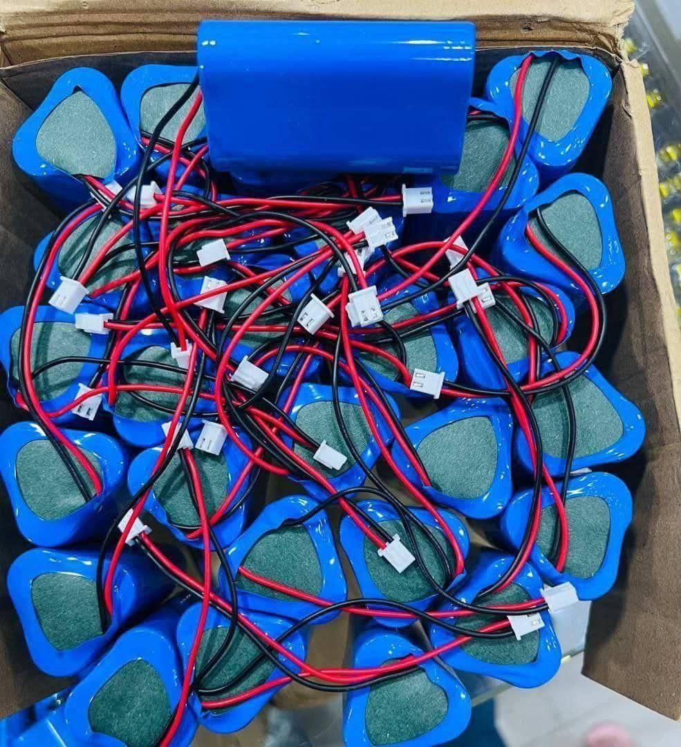 باتری لیتیوم یون 18650سرتخت 3/7ولت 7800mAh سه تایی(تکی خرید نفرمایید ارسال نداریم)