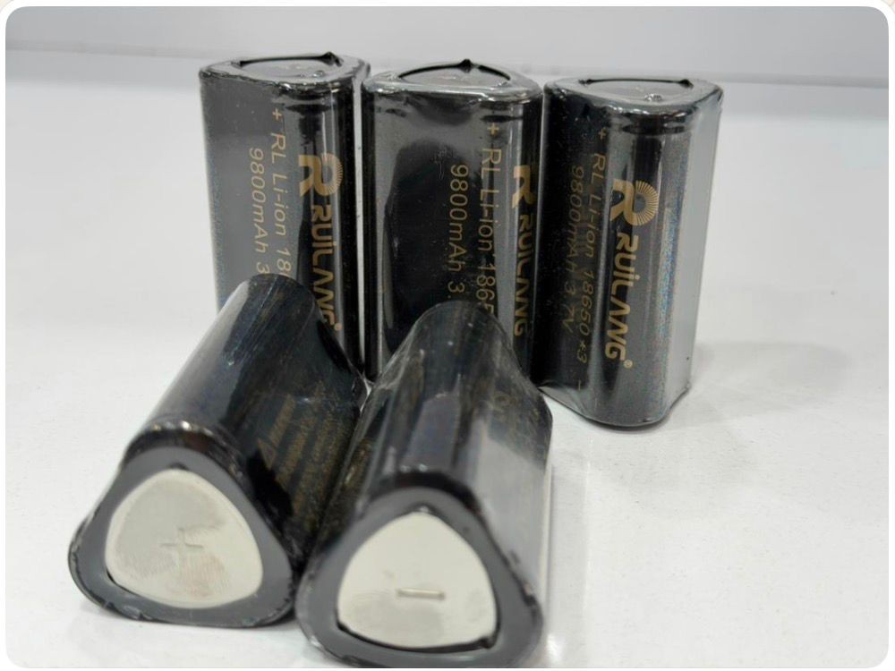 باتری لیتیوم 18650 یون 3/7ولت 9800mAh سه تایی RUILANG(تکی خرید نفرمایید ارسال نداریم)